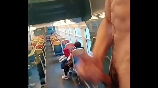 Nu parmi les voyageurs