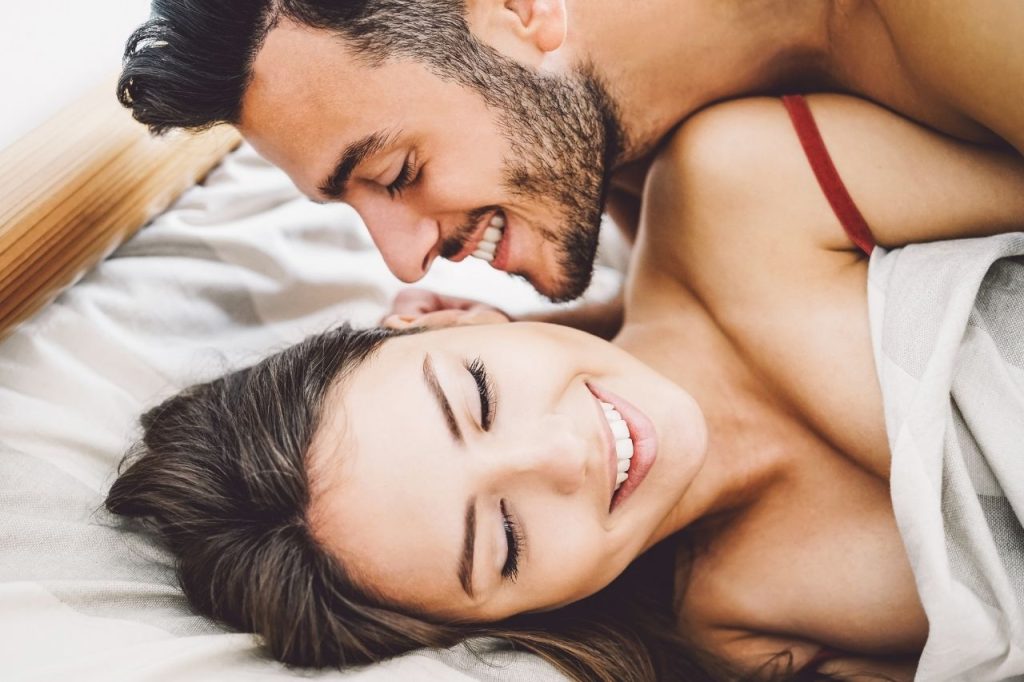 Communiquer efficacement avant d’introduire un sextoy dans la relation